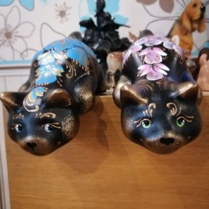 Сувениры-кошечки из глины ручной работы